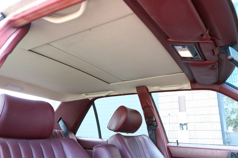 1986 Mercedes-Benz 300 Series 4dr Sedan 300E, available for sale in Bristol, Connecticut | Dealmax Motors LLC. Bristol, Connecticut 1986 Mercedes-Benz 300 Series 4dr Sedan 300E, available for sale in Bristol, Connecticut | Dealmax Motors LLC. Bristol, Connecticut
