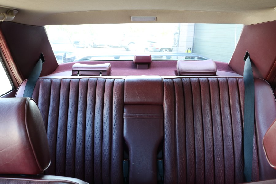 1986 Mercedes-Benz 300 Series 4dr Sedan 300E, available for sale in Bristol, Connecticut | Dealmax Motors LLC. Bristol, Connecticut 1986 Mercedes-Benz 300 Series 4dr Sedan 300E, available for sale in Bristol, Connecticut | Dealmax Motors LLC. Bristol, Connecticut