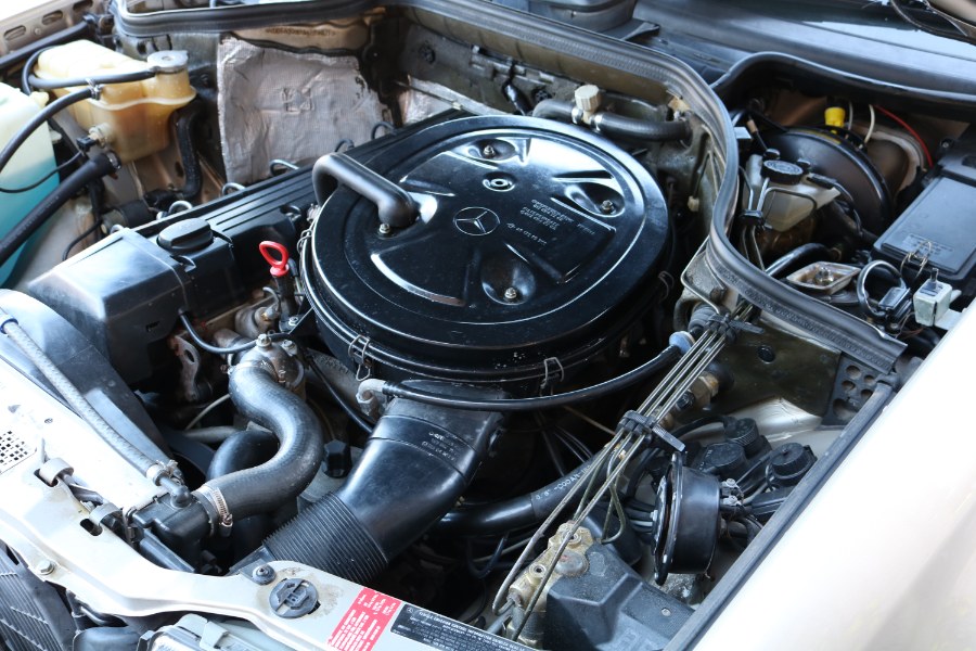 1986 Mercedes-Benz 300 Series 4dr Sedan 300E, available for sale in Bristol, Connecticut | Dealmax Motors LLC. Bristol, Connecticut 1986 Mercedes-Benz 300 Series 4dr Sedan 300E, available for sale in Bristol, Connecticut | Dealmax Motors LLC. Bristol, Connecticut