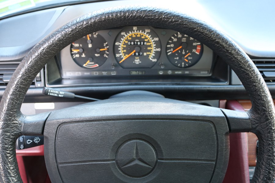 1986 Mercedes-Benz 300 Series 4dr Sedan 300E, available for sale in Bristol, Connecticut | Dealmax Motors LLC. Bristol, Connecticut 1986 Mercedes-Benz 300 Series 4dr Sedan 300E, available for sale in Bristol, Connecticut | Dealmax Motors LLC. Bristol, Connecticut