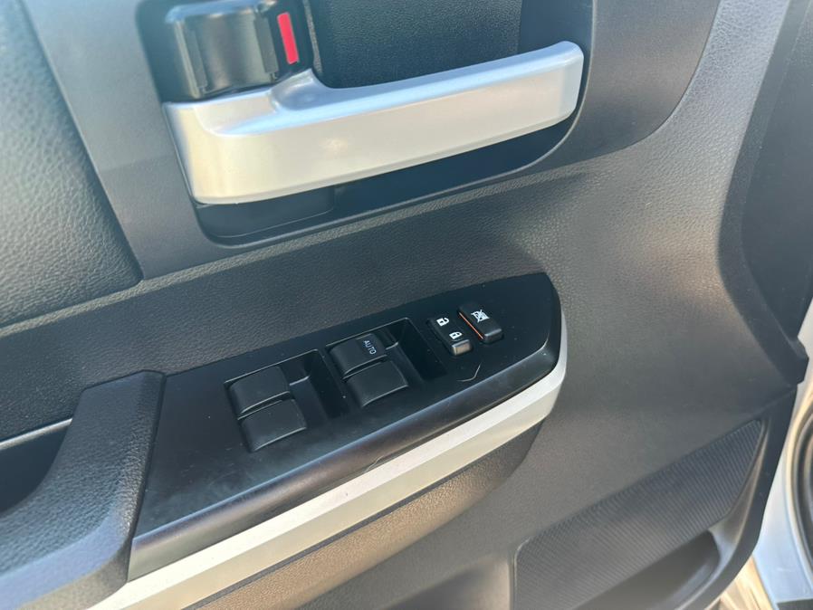 2015 Toyota Tundra 4WD Truck CrewMax 5.7L V8 6-Spd AT SR5 (Natl), available for sale in South Windsor, Connecticut | Mike And Tony Auto Sales, Inc. South Windsor, Connecticut 2015 Toyota Tundra 4WD Truck CrewMax 5.7L V8 6-Spd AT SR5 (Natl), available for sale in South Windsor, Connecticut | Mike And Tony Auto Sales, Inc. South Windsor, Connecticut