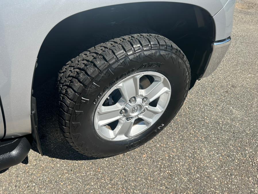 2015 Toyota Tundra 4WD Truck CrewMax 5.7L V8 6-Spd AT SR5 (Natl), available for sale in South Windsor, Connecticut | Mike And Tony Auto Sales, Inc. South Windsor, Connecticut 2015 Toyota Tundra 4WD Truck CrewMax 5.7L V8 6-Spd AT SR5 (Natl), available for sale in South Windsor, Connecticut | Mike And Tony Auto Sales, Inc. South Windsor, Connecticut