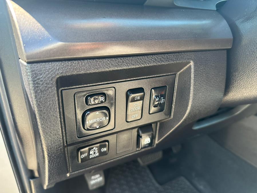 2015 Toyota Tundra 4WD Truck CrewMax 5.7L V8 6-Spd AT SR5 (Natl), available for sale in South Windsor, Connecticut | Mike And Tony Auto Sales, Inc. South Windsor, Connecticut 2015 Toyota Tundra 4WD Truck CrewMax 5.7L V8 6-Spd AT SR5 (Natl), available for sale in South Windsor, Connecticut | Mike And Tony Auto Sales, Inc. South Windsor, Connecticut
