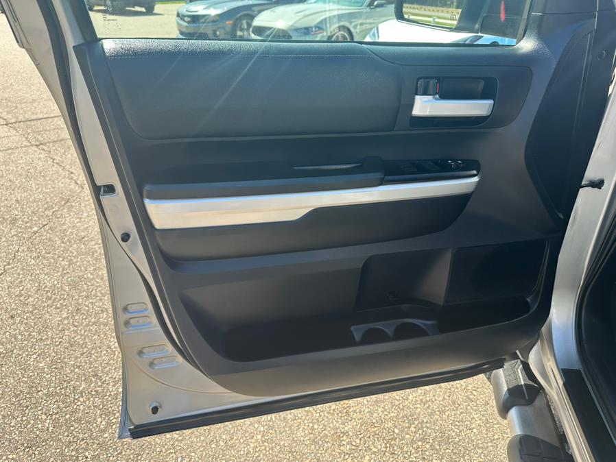 2015 Toyota Tundra 4WD Truck CrewMax 5.7L V8 6-Spd AT SR5 (Natl), available for sale in South Windsor, Connecticut | Mike And Tony Auto Sales, Inc. South Windsor, Connecticut 2015 Toyota Tundra 4WD Truck CrewMax 5.7L V8 6-Spd AT SR5 (Natl), available for sale in South Windsor, Connecticut | Mike And Tony Auto Sales, Inc. South Windsor, Connecticut