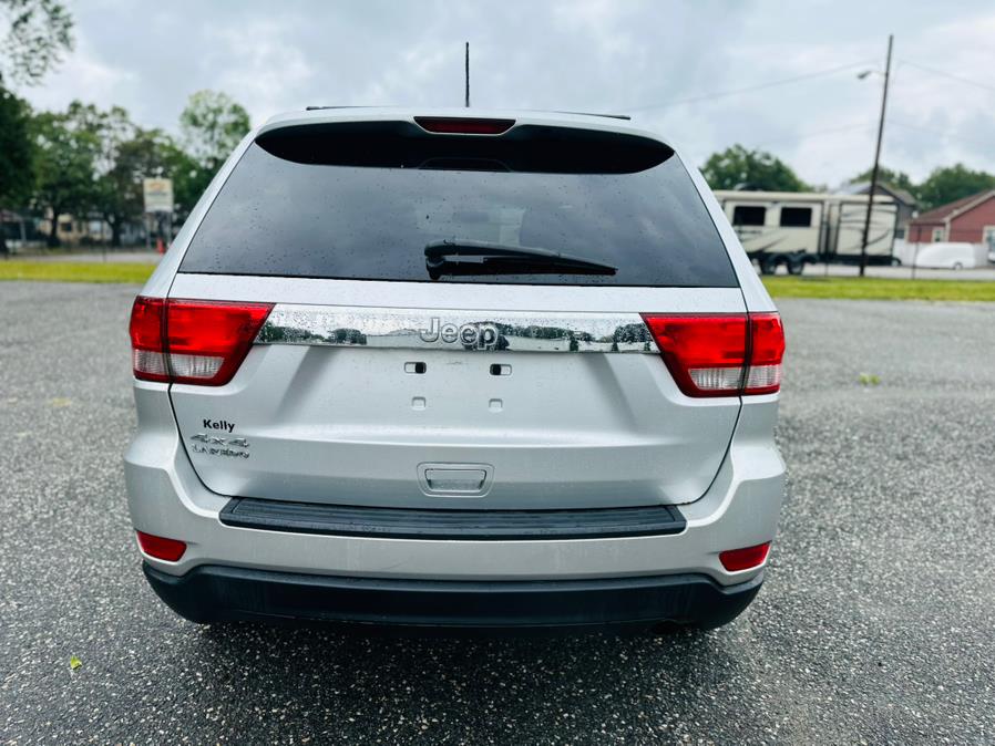 2013 Jeep Grand Cherokee 4WD 4dr Laredo, available for sale in Springfield, Massachusetts | Auto Globe LLC. Springfield, Massachusetts 2013 Jeep Grand Cherokee 4WD 4dr Laredo, available for sale in Springfield, Massachusetts | Auto Globe LLC. Springfield, Massachusetts