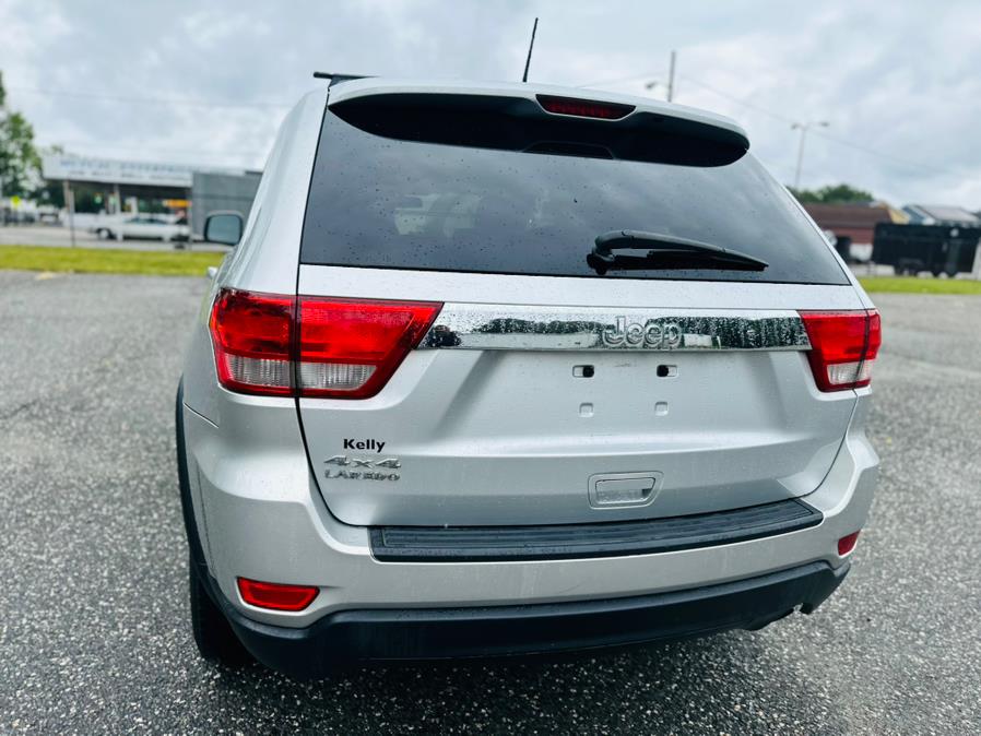2013 Jeep Grand Cherokee 4WD 4dr Laredo, available for sale in Springfield, Massachusetts | Auto Globe LLC. Springfield, Massachusetts 2013 Jeep Grand Cherokee 4WD 4dr Laredo, available for sale in Springfield, Massachusetts | Auto Globe LLC. Springfield, Massachusetts