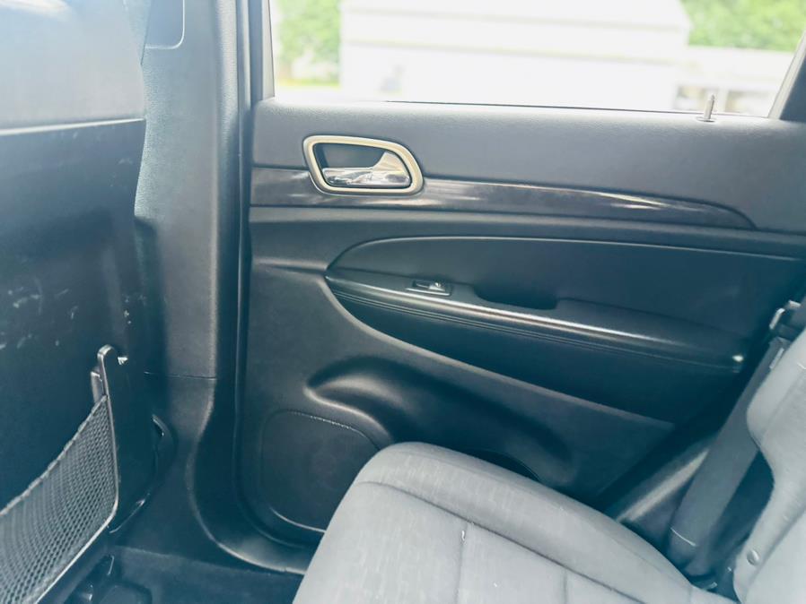 2013 Jeep Grand Cherokee 4WD 4dr Laredo, available for sale in Springfield, Massachusetts | Auto Globe LLC. Springfield, Massachusetts 2013 Jeep Grand Cherokee 4WD 4dr Laredo, available for sale in Springfield, Massachusetts | Auto Globe LLC. Springfield, Massachusetts
