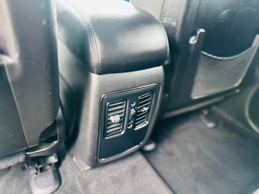 2013 Jeep Grand Cherokee 4WD 4dr Laredo, available for sale in Springfield, Massachusetts | Auto Globe LLC. Springfield, Massachusetts 2013 Jeep Grand Cherokee 4WD 4dr Laredo, available for sale in Springfield, Massachusetts | Auto Globe LLC. Springfield, Massachusetts