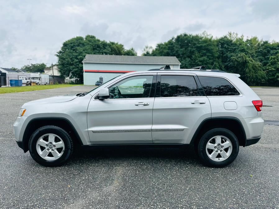2013 Jeep Grand Cherokee 4WD 4dr Laredo, available for sale in Springfield, Massachusetts | Auto Globe LLC. Springfield, Massachusetts 2013 Jeep Grand Cherokee 4WD 4dr Laredo, available for sale in Springfield, Massachusetts | Auto Globe LLC. Springfield, Massachusetts