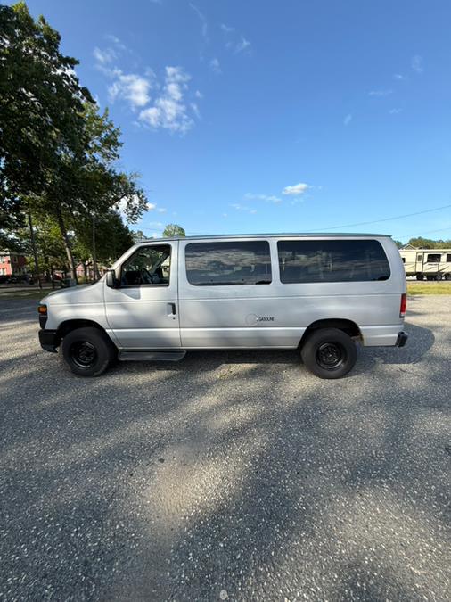 2013 Ford Econoline Wagon 10 passangers E-350 Super Duty XL, available for sale in Springfield, Massachusetts | Auto Globe LLC. Springfield, Massachusetts 2013 Ford Econoline Wagon 10 passangers E-350 Super Duty XL, available for sale in Springfield, Massachusetts | Auto Globe LLC. Springfield, Massachusetts