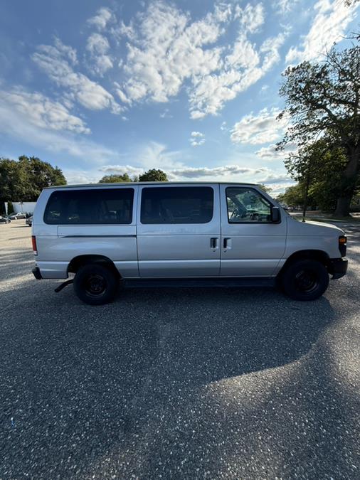 2013 Ford Econoline Wagon 10 passangers E-350 Super Duty XL, available for sale in Springfield, Massachusetts | Auto Globe LLC. Springfield, Massachusetts 2013 Ford Econoline Wagon 10 passangers E-350 Super Duty XL, available for sale in Springfield, Massachusetts | Auto Globe LLC. Springfield, Massachusetts