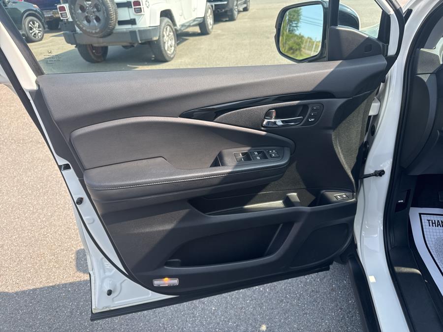 2016 Honda Pilot AWD 4dr Elite w/RES & Navi, available for sale in Bangor , Maine | Pray's Auto Sales . Bangor , Maine 2016 Honda Pilot AWD 4dr Elite w/RES & Navi, available for sale in Bangor , Maine | Pray's Auto Sales . Bangor , Maine