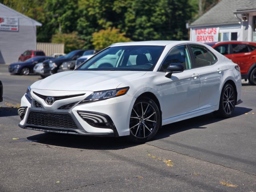 2022 Toyota Camry SE photo 4