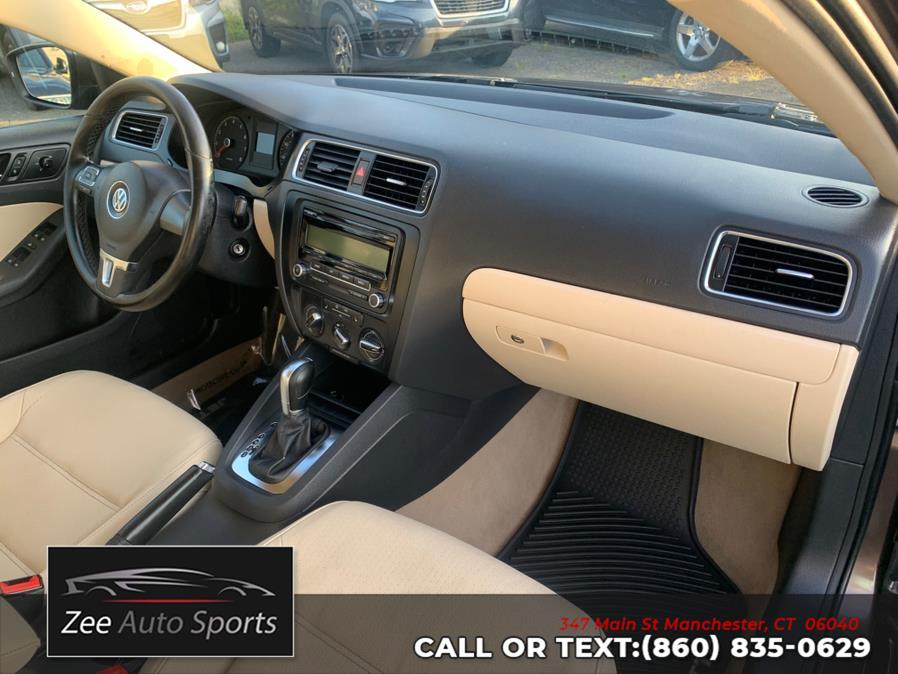 2011 Volkswagen Jetta Sedan 4dr Auto SE w/Convenience & Sunroof PZEV, available for sale in Manchester, Connecticut | Zee Auto Sports. Manchester, Connecticut 2011 Volkswagen Jetta Sedan 4dr Auto SE w/Convenience & Sunroof PZEV, available for sale in Manchester, Connecticut | Zee Auto Sports. Manchester, Connecticut
