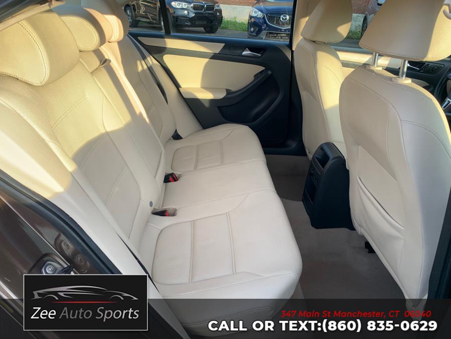 2011 Volkswagen Jetta Sedan 4dr Auto SE w/Convenience & Sunroof PZEV, available for sale in Manchester, Connecticut | Zee Auto Sports. Manchester, Connecticut 2011 Volkswagen Jetta Sedan 4dr Auto SE w/Convenience & Sunroof PZEV, available for sale in Manchester, Connecticut | Zee Auto Sports. Manchester, Connecticut