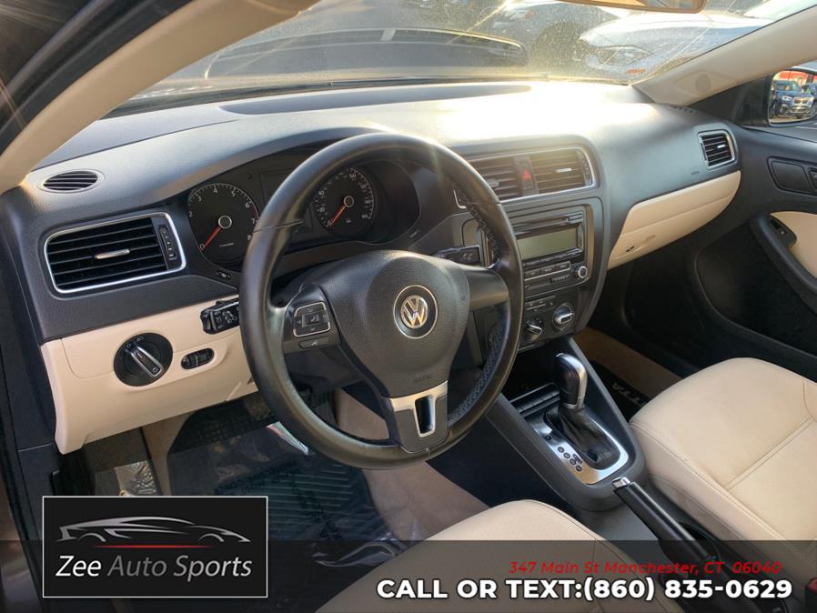 2011 Volkswagen Jetta Sedan 4dr Auto SE w/Convenience & Sunroof PZEV, available for sale in Manchester, Connecticut | Zee Auto Sports. Manchester, Connecticut 2011 Volkswagen Jetta Sedan 4dr Auto SE w/Convenience & Sunroof PZEV, available for sale in Manchester, Connecticut | Zee Auto Sports. Manchester, Connecticut