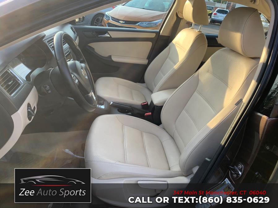2011 Volkswagen Jetta Sedan 4dr Auto SE w/Convenience & Sunroof PZEV, available for sale in Manchester, Connecticut | Zee Auto Sports. Manchester, Connecticut 2011 Volkswagen Jetta Sedan 4dr Auto SE w/Convenience & Sunroof PZEV, available for sale in Manchester, Connecticut | Zee Auto Sports. Manchester, Connecticut