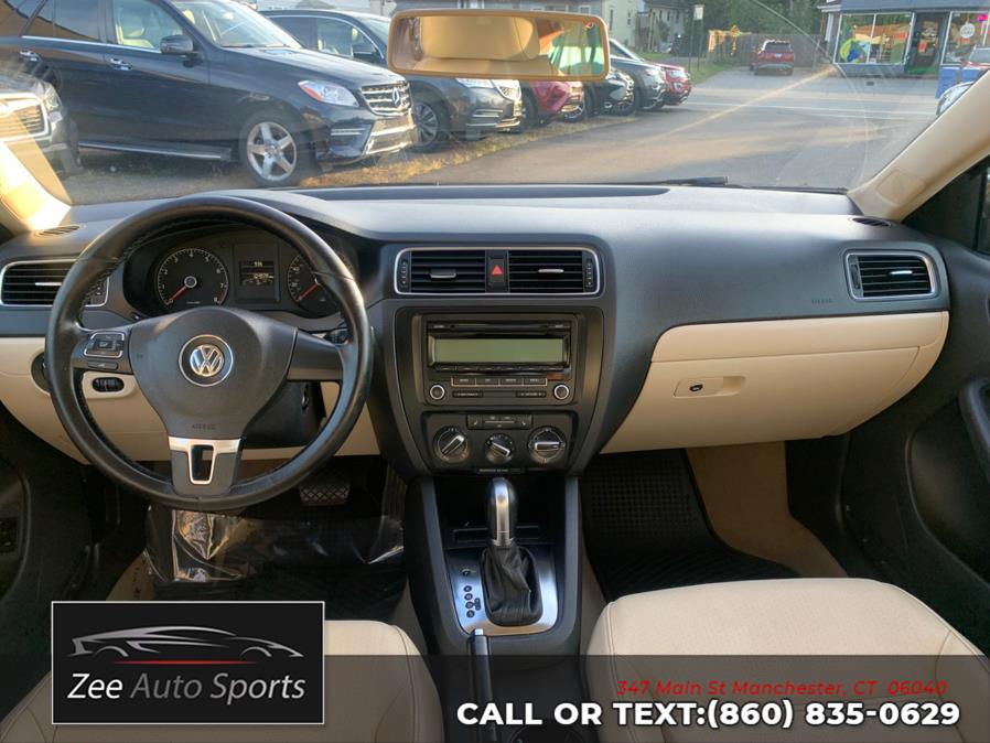 2011 Volkswagen Jetta Sedan 4dr Auto SE w/Convenience & Sunroof PZEV, available for sale in Manchester, Connecticut | Zee Auto Sports. Manchester, Connecticut 2011 Volkswagen Jetta Sedan 4dr Auto SE w/Convenience & Sunroof PZEV, available for sale in Manchester, Connecticut | Zee Auto Sports. Manchester, Connecticut
