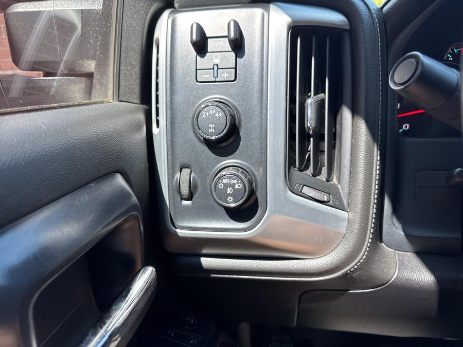 2017 GMC Sierra 2500HD 4WD Crew Cab SLE, available for sale in Waterbury, Connecticut | National Auto Brokers, Inc.. Waterbury, Connecticut 2017 GMC Sierra 2500HD 4WD Crew Cab SLE, available for sale in Waterbury, Connecticut | National Auto Brokers, Inc.. Waterbury, Connecticut
