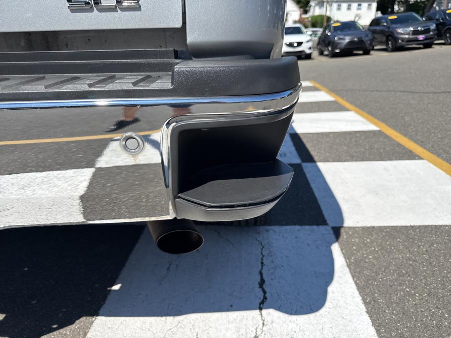 2017 GMC Sierra 2500HD 4WD Crew Cab SLE, available for sale in Waterbury, Connecticut | National Auto Brokers, Inc.. Waterbury, Connecticut 2017 GMC Sierra 2500HD 4WD Crew Cab SLE, available for sale in Waterbury, Connecticut | National Auto Brokers, Inc.. Waterbury, Connecticut