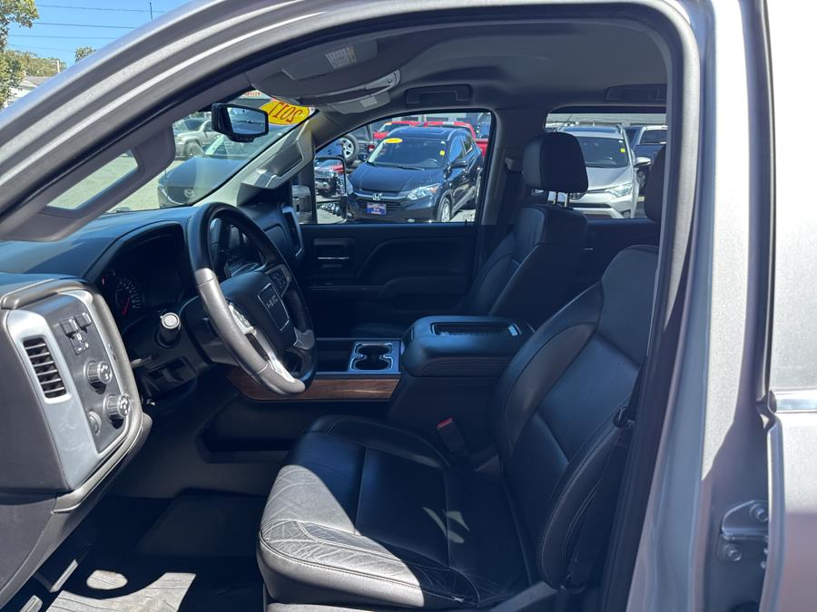 2017 GMC Sierra 2500HD 4WD Crew Cab SLE, available for sale in Waterbury, Connecticut | National Auto Brokers, Inc.. Waterbury, Connecticut 2017 GMC Sierra 2500HD 4WD Crew Cab SLE, available for sale in Waterbury, Connecticut | National Auto Brokers, Inc.. Waterbury, Connecticut