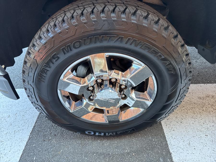 2017 GMC Sierra 2500HD 4WD Crew Cab SLE, available for sale in Waterbury, Connecticut | National Auto Brokers, Inc.. Waterbury, Connecticut 2017 GMC Sierra 2500HD 4WD Crew Cab SLE, available for sale in Waterbury, Connecticut | National Auto Brokers, Inc.. Waterbury, Connecticut