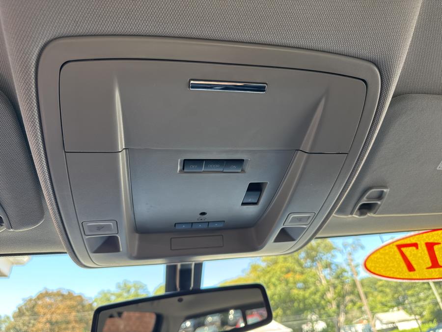 2017 GMC Sierra 2500HD 4WD Crew Cab SLE, available for sale in Waterbury, Connecticut | National Auto Brokers, Inc.. Waterbury, Connecticut 2017 GMC Sierra 2500HD 4WD Crew Cab SLE, available for sale in Waterbury, Connecticut | National Auto Brokers, Inc.. Waterbury, Connecticut