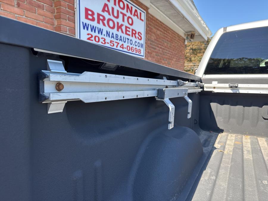 2017 GMC Sierra 2500HD 4WD Crew Cab SLE, available for sale in Waterbury, Connecticut | National Auto Brokers, Inc.. Waterbury, Connecticut 2017 GMC Sierra 2500HD 4WD Crew Cab SLE, available for sale in Waterbury, Connecticut | National Auto Brokers, Inc.. Waterbury, Connecticut