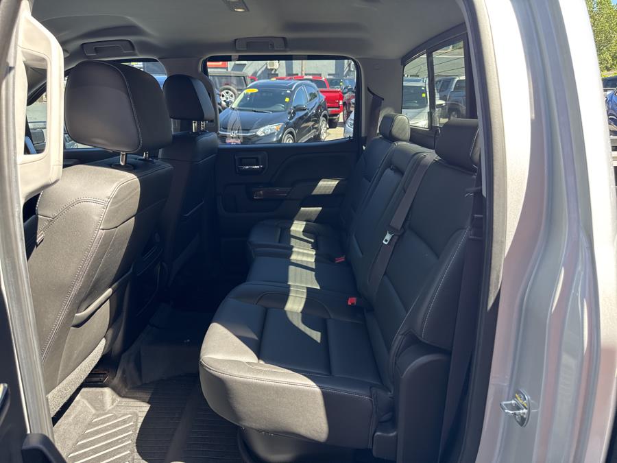 2017 GMC Sierra 2500HD 4WD Crew Cab SLE, available for sale in Waterbury, Connecticut | National Auto Brokers, Inc.. Waterbury, Connecticut 2017 GMC Sierra 2500HD 4WD Crew Cab SLE, available for sale in Waterbury, Connecticut | National Auto Brokers, Inc.. Waterbury, Connecticut