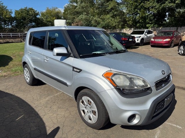 2013 Kia Soul 5dr Wgn Auto Base, available for sale in New Haven, Connecticut | Angela’s Auto Emporium LLC. New Haven, Connecticut 2013 Kia Soul 5dr Wgn Auto Base, available for sale in New Haven, Connecticut | Angela’s Auto Emporium LLC. New Haven, Connecticut