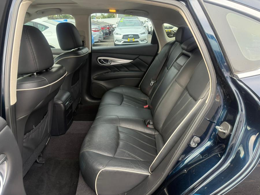 2016 INFINITI Q70 4dr Sdn V6 AWD, available for sale in Hartford, Connecticut | VEB Auto Sales. Hartford, Connecticut 2016 INFINITI Q70 4dr Sdn V6 AWD, available for sale in Hartford, Connecticut | VEB Auto Sales. Hartford, Connecticut