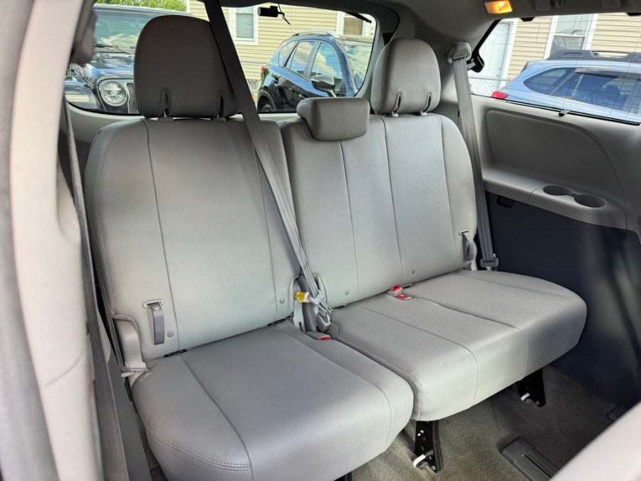 2018 Toyota Sienna XLE Premium AWD 7-Passenger (Natl), available for sale in West Springfield, Massachusetts | Union Street Auto Sales. West Springfield, Massachusetts 2018 Toyota Sienna XLE Premium AWD 7-Passenger (Natl), available for sale in West Springfield, Massachusetts | Union Street Auto Sales. West Springfield, Massachusetts