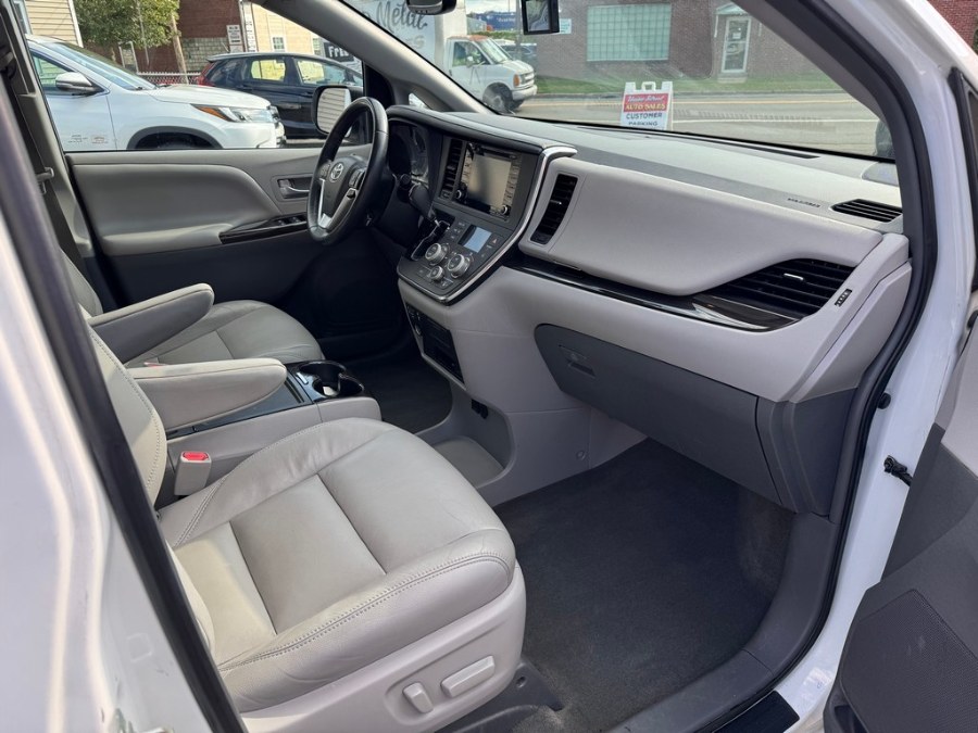 2018 Toyota Sienna XLE Premium AWD 7-Passenger (Natl), available for sale in West Springfield, Massachusetts | Union Street Auto Sales. West Springfield, Massachusetts 2018 Toyota Sienna XLE Premium AWD 7-Passenger (Natl), available for sale in West Springfield, Massachusetts | Union Street Auto Sales. West Springfield, Massachusetts