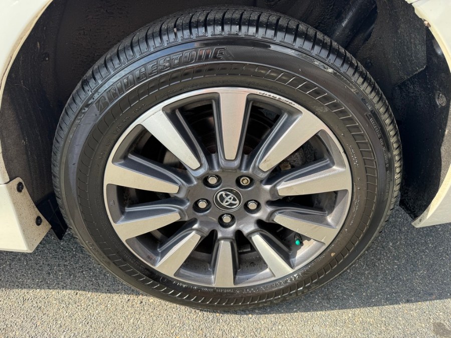 2018 Toyota Sienna XLE Premium AWD 7-Passenger (Natl), available for sale in West Springfield, Massachusetts | Union Street Auto Sales. West Springfield, Massachusetts 2018 Toyota Sienna XLE Premium AWD 7-Passenger (Natl), available for sale in West Springfield, Massachusetts | Union Street Auto Sales. West Springfield, Massachusetts