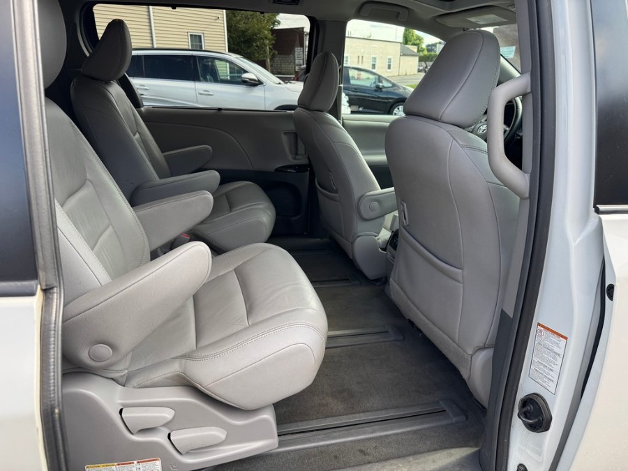 2018 Toyota Sienna XLE Premium AWD 7-Passenger (Natl), available for sale in West Springfield, Massachusetts | Union Street Auto Sales. West Springfield, Massachusetts 2018 Toyota Sienna XLE Premium AWD 7-Passenger (Natl), available for sale in West Springfield, Massachusetts | Union Street Auto Sales. West Springfield, Massachusetts