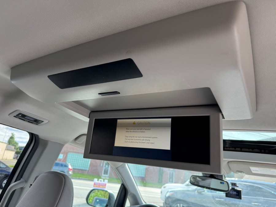 2018 Toyota Sienna XLE Premium AWD 7-Passenger (Natl), available for sale in West Springfield, Massachusetts | Union Street Auto Sales. West Springfield, Massachusetts 2018 Toyota Sienna XLE Premium AWD 7-Passenger (Natl), available for sale in West Springfield, Massachusetts | Union Street Auto Sales. West Springfield, Massachusetts