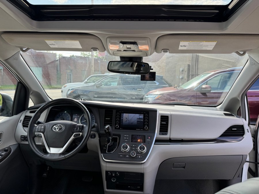 2018 Toyota Sienna XLE Premium AWD 7-Passenger (Natl), available for sale in West Springfield, Massachusetts | Union Street Auto Sales. West Springfield, Massachusetts 2018 Toyota Sienna XLE Premium AWD 7-Passenger (Natl), available for sale in West Springfield, Massachusetts | Union Street Auto Sales. West Springfield, Massachusetts