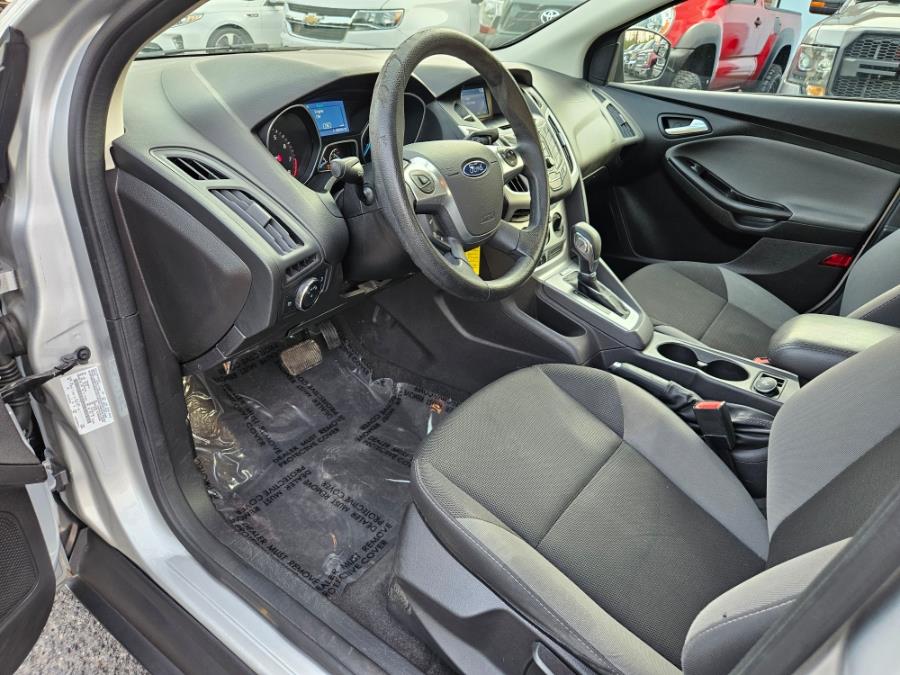 2014 Ford Focus 4dr Sdn SE, available for sale in East Windsor, Connecticut | Toro Auto. East Windsor, Connecticut 2014 Ford Focus 4dr Sdn SE, available for sale in East Windsor, Connecticut | Toro Auto. East Windsor, Connecticut
