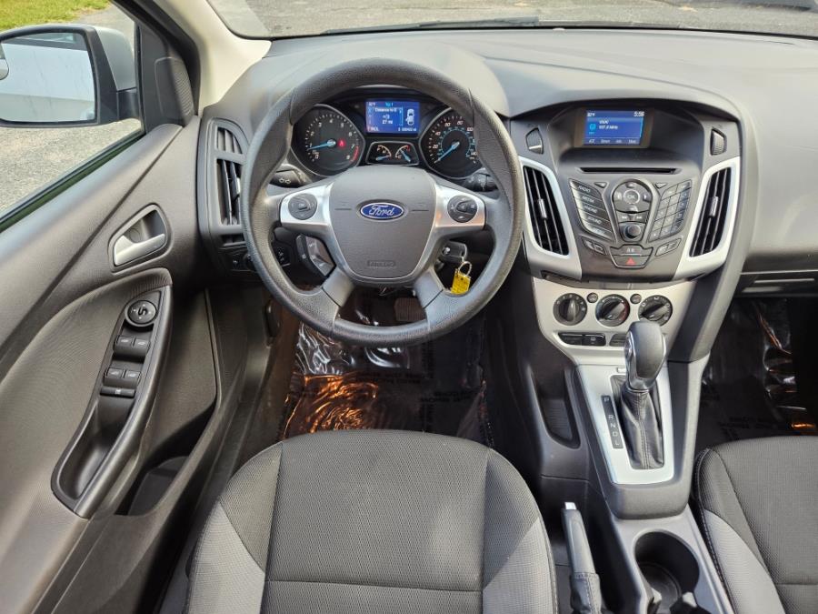 2014 Ford Focus 4dr Sdn SE, available for sale in East Windsor, Connecticut | Toro Auto. East Windsor, Connecticut 2014 Ford Focus 4dr Sdn SE, available for sale in East Windsor, Connecticut | Toro Auto. East Windsor, Connecticut