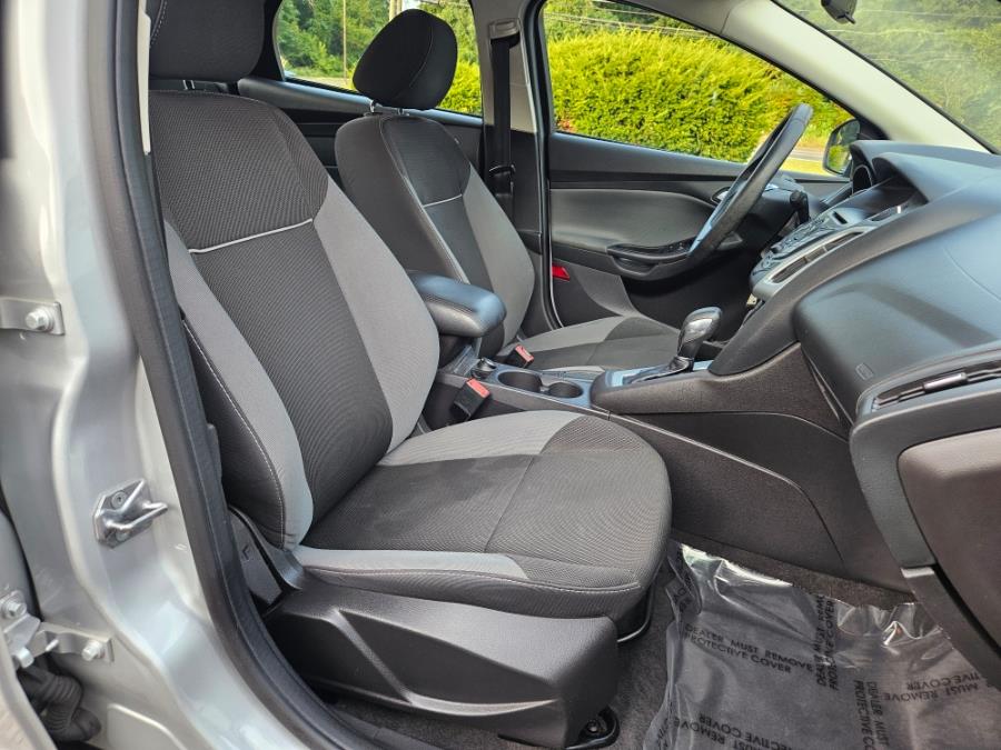 2014 Ford Focus 4dr Sdn SE, available for sale in East Windsor, Connecticut | Toro Auto. East Windsor, Connecticut 2014 Ford Focus 4dr Sdn SE, available for sale in East Windsor, Connecticut | Toro Auto. East Windsor, Connecticut