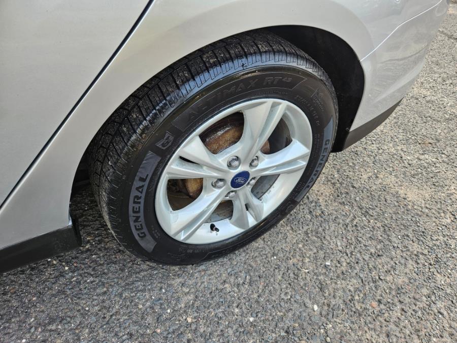 2014 Ford Focus 4dr Sdn SE, available for sale in East Windsor, Connecticut | Toro Auto. East Windsor, Connecticut 2014 Ford Focus 4dr Sdn SE, available for sale in East Windsor, Connecticut | Toro Auto. East Windsor, Connecticut