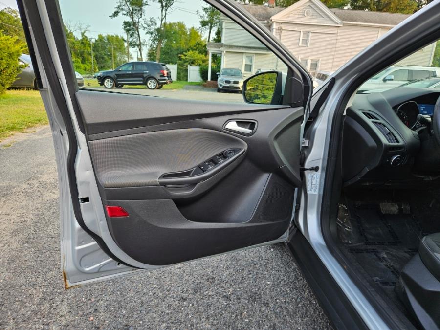 2014 Ford Focus 4dr Sdn SE, available for sale in East Windsor, Connecticut | Toro Auto. East Windsor, Connecticut 2014 Ford Focus 4dr Sdn SE, available for sale in East Windsor, Connecticut | Toro Auto. East Windsor, Connecticut
