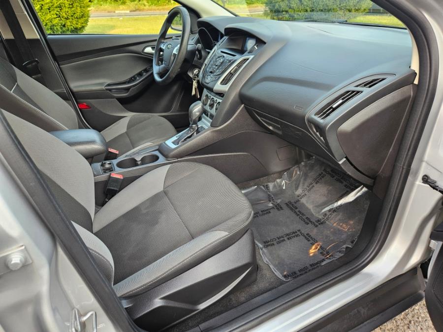 2014 Ford Focus 4dr Sdn SE, available for sale in East Windsor, Connecticut | Toro Auto. East Windsor, Connecticut 2014 Ford Focus 4dr Sdn SE, available for sale in East Windsor, Connecticut | Toro Auto. East Windsor, Connecticut