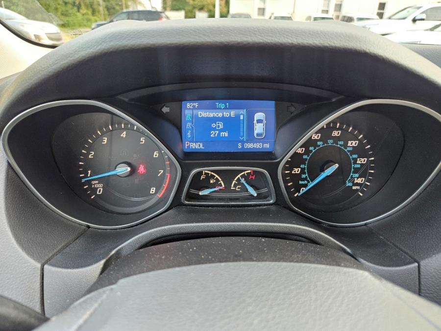 2014 Ford Focus 4dr Sdn SE, available for sale in East Windsor, Connecticut | Toro Auto. East Windsor, Connecticut 2014 Ford Focus 4dr Sdn SE, available for sale in East Windsor, Connecticut | Toro Auto. East Windsor, Connecticut