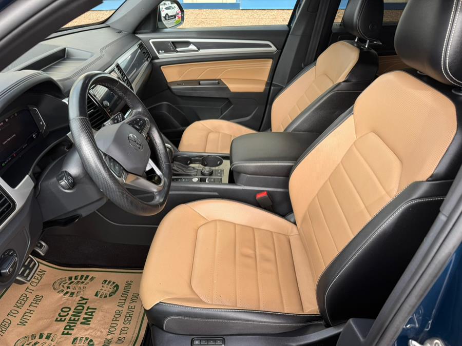 2022 Volkswagen Atlas Cross Sport 3.6L V6 SEL Premium R-Line 4MOTION, available for sale in East Windsor, Connecticut | Century Auto And Truck. East Windsor, Connecticut 2022 Volkswagen Atlas Cross Sport 3.6L V6 SEL Premium R-Line 4MOTION, available for sale in East Windsor, Connecticut | Century Auto And Truck. East Windsor, Connecticut