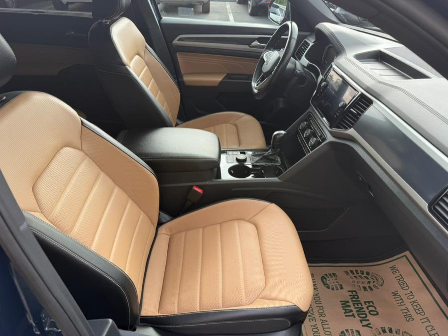 2022 Volkswagen Atlas Cross Sport 3.6L V6 SEL Premium R-Line 4MOTION, available for sale in East Windsor, Connecticut | Century Auto And Truck. East Windsor, Connecticut 2022 Volkswagen Atlas Cross Sport 3.6L V6 SEL Premium R-Line 4MOTION, available for sale in East Windsor, Connecticut | Century Auto And Truck. East Windsor, Connecticut