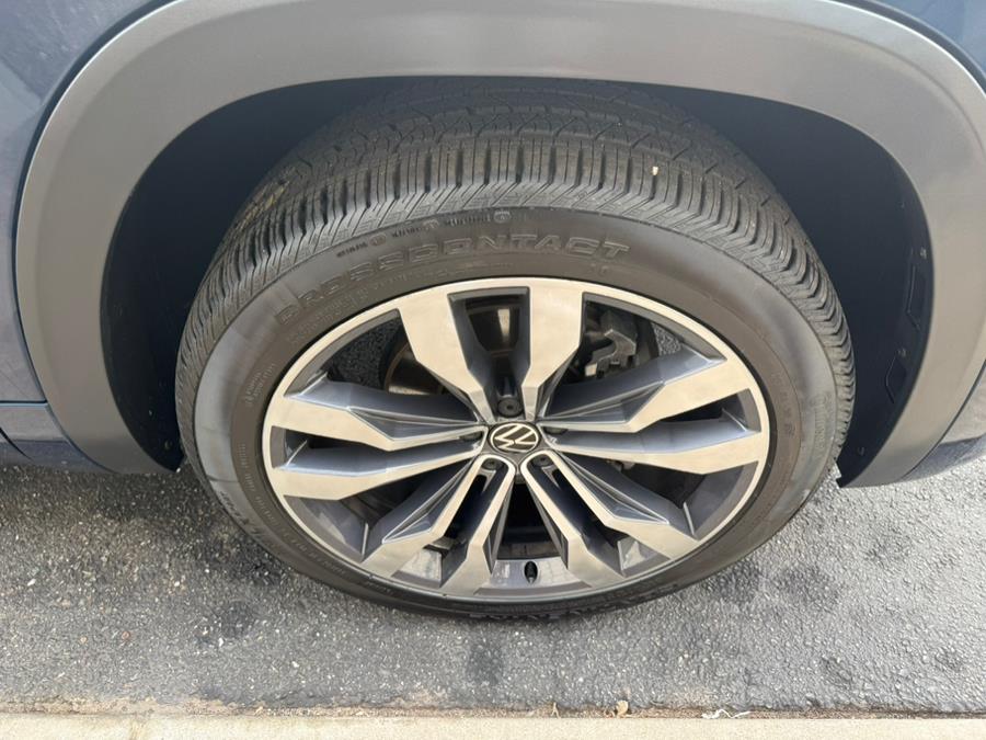 2022 Volkswagen Atlas Cross Sport 3.6L V6 SEL Premium R-Line 4MOTION, available for sale in East Windsor, Connecticut | Century Auto And Truck. East Windsor, Connecticut 2022 Volkswagen Atlas Cross Sport 3.6L V6 SEL Premium R-Line 4MOTION, available for sale in East Windsor, Connecticut | Century Auto And Truck. East Windsor, Connecticut