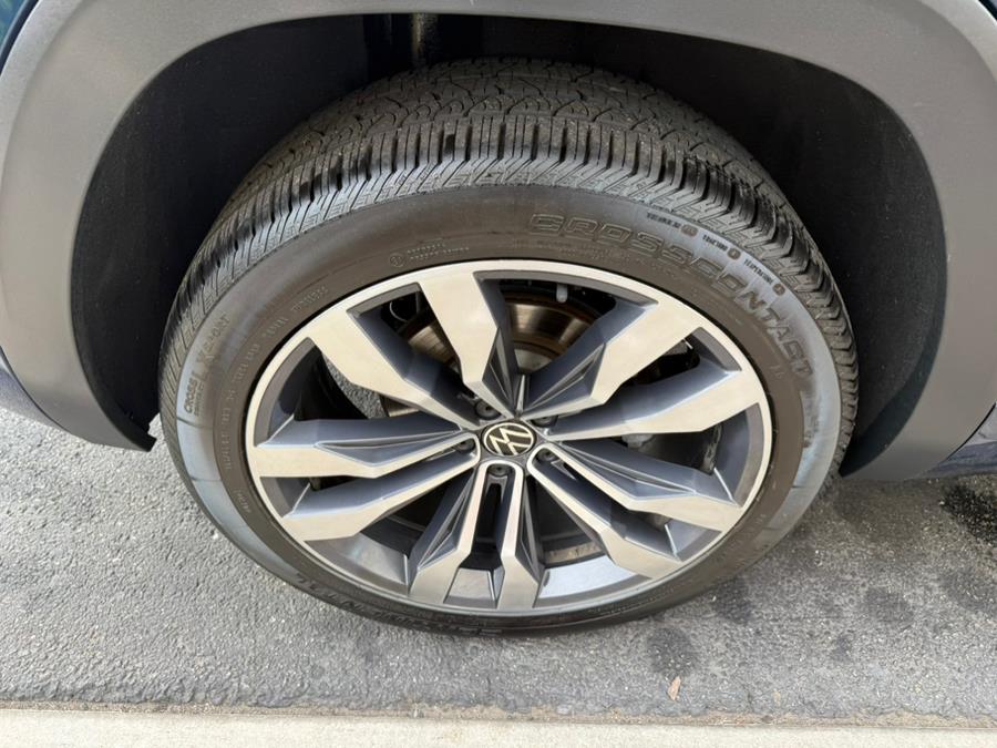 2022 Volkswagen Atlas Cross Sport 3.6L V6 SEL Premium R-Line 4MOTION, available for sale in East Windsor, Connecticut | Century Auto And Truck. East Windsor, Connecticut 2022 Volkswagen Atlas Cross Sport 3.6L V6 SEL Premium R-Line 4MOTION, available for sale in East Windsor, Connecticut | Century Auto And Truck. East Windsor, Connecticut