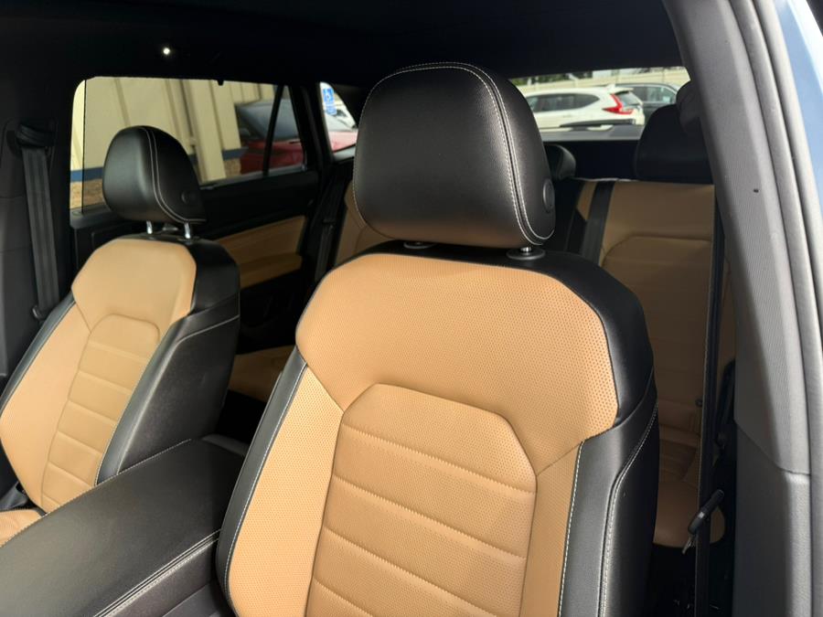 2022 Volkswagen Atlas Cross Sport 3.6L V6 SEL Premium R-Line 4MOTION, available for sale in East Windsor, Connecticut | Century Auto And Truck. East Windsor, Connecticut 2022 Volkswagen Atlas Cross Sport 3.6L V6 SEL Premium R-Line 4MOTION, available for sale in East Windsor, Connecticut | Century Auto And Truck. East Windsor, Connecticut