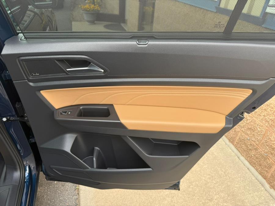 2022 Volkswagen Atlas Cross Sport 3.6L V6 SEL Premium R-Line 4MOTION, available for sale in East Windsor, Connecticut | Century Auto And Truck. East Windsor, Connecticut 2022 Volkswagen Atlas Cross Sport 3.6L V6 SEL Premium R-Line 4MOTION, available for sale in East Windsor, Connecticut | Century Auto And Truck. East Windsor, Connecticut